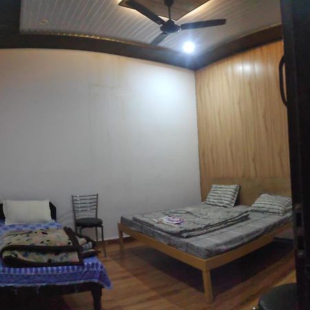 Hotel Trishul Inn Karnaprayāg エクステリア 写真