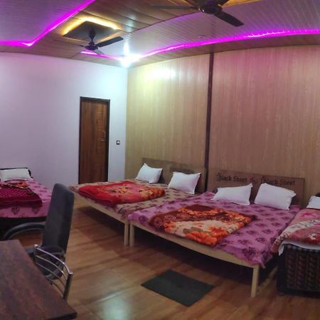 Hotel Trishul Inn Karnaprayāg エクステリア 写真