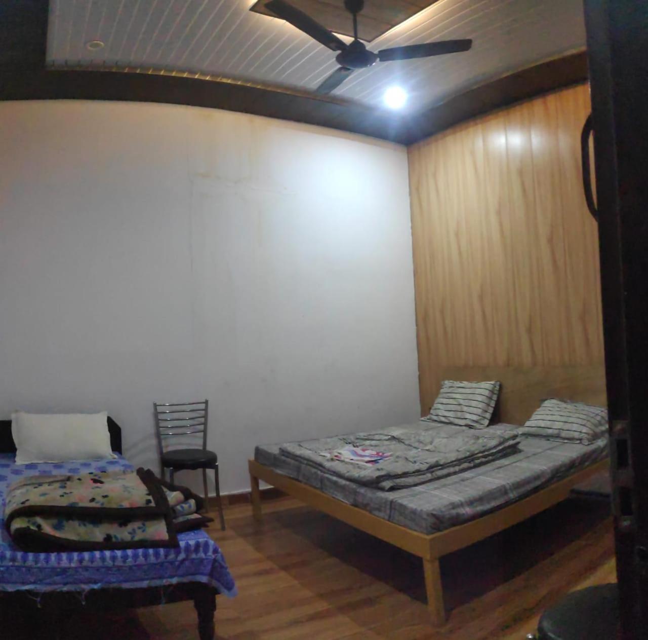 Hotel Trishul Inn Karnaprayāg エクステリア 写真