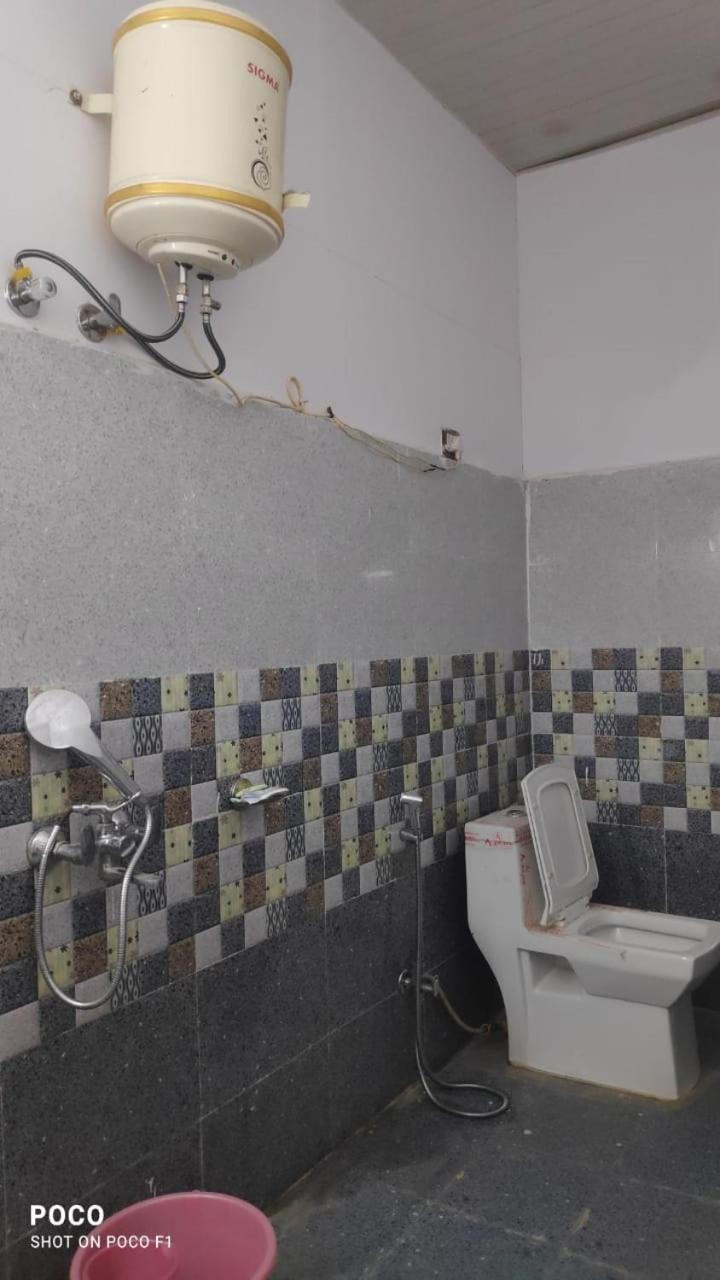 Hotel Trishul Inn Karnaprayāg エクステリア 写真